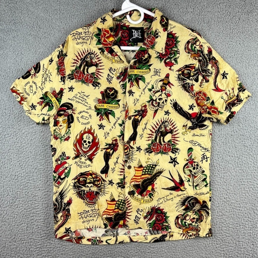 Ed Hardy Tattoo Shirt Mens Medium AOP Short Sleeve Button Hawaiian‎ Camp Y2K